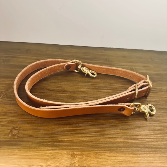 **SOLD—KMM & Co. Green Kodiak Leather Tote & Crossbody Bag - Picture 4 of 9